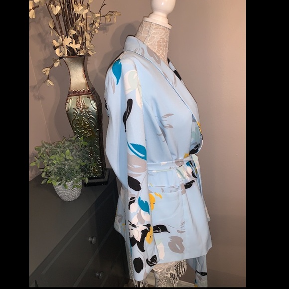 NWT Floral Blazer Jacket - Picture 3 of 7